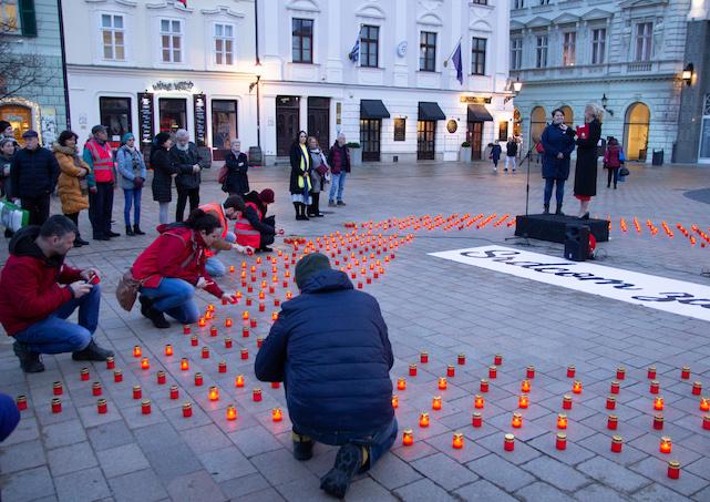 Bratislava, charita, vojna, sviečky