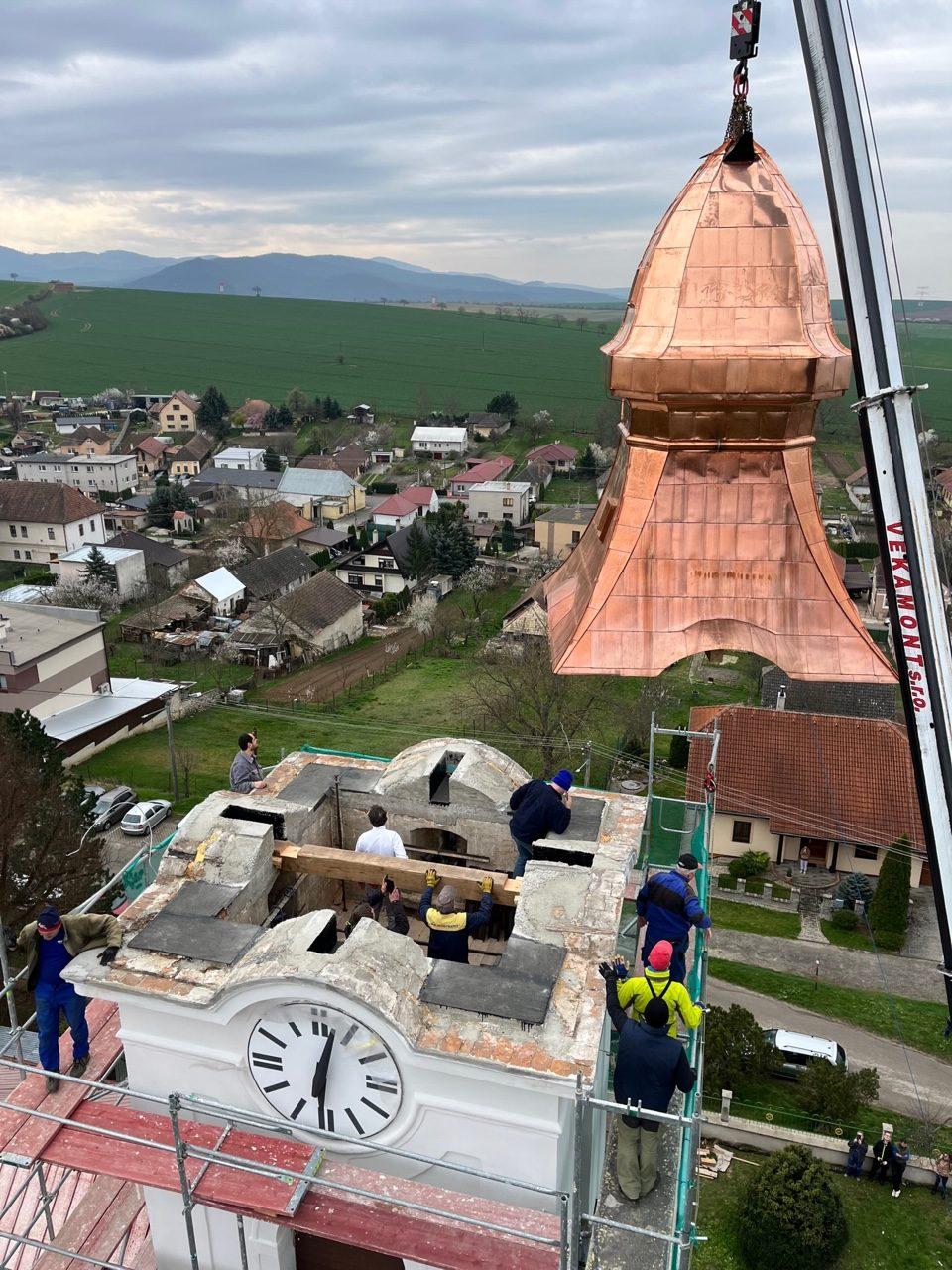 Krasno, helmica, velka fotografia