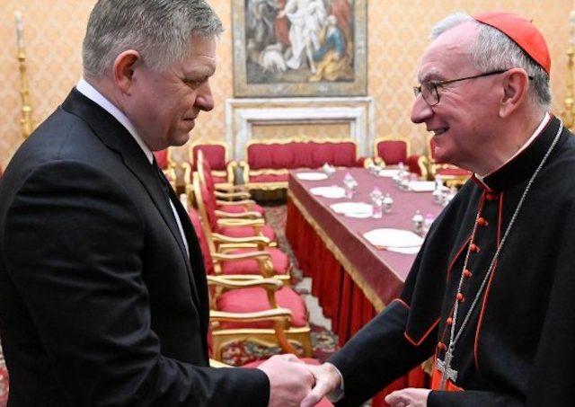 Vatikán, Fico, Parolin