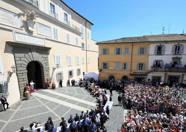 Castel Gandolfo, Lev XVI., Anjel Pána