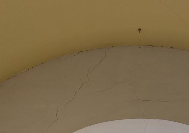 Báč, kostol, zemetrasenie